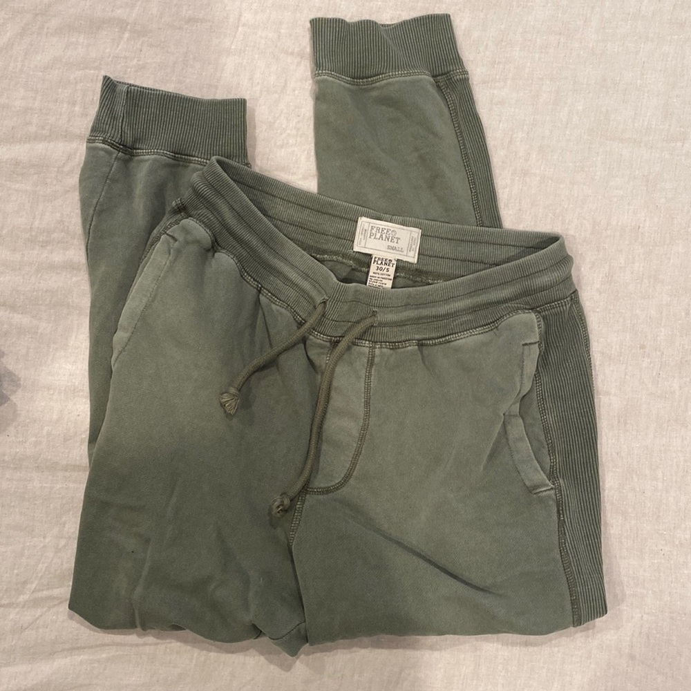 Free Planet Joggers